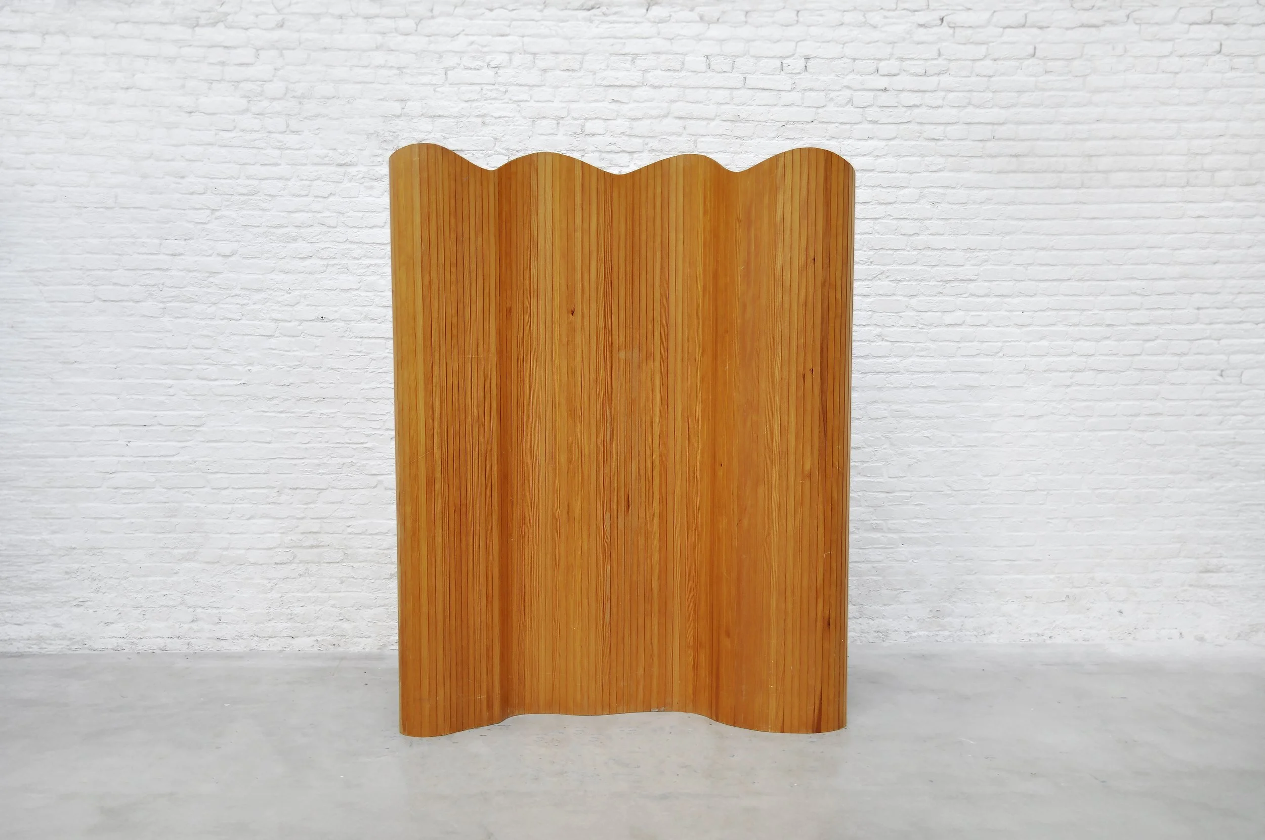 Baumann ＆ Baumann　Spiel Raume French Room Divider in Patinated Pine Attributed Jomaine Baumann